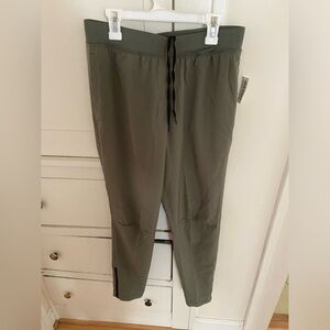 NWT! Old Navy Active Tapered Go-Dry Cool pants